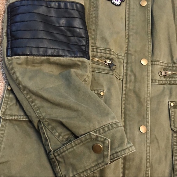 ⚜️💛⚜️New York & Company green jacket - Picture 4 of 17